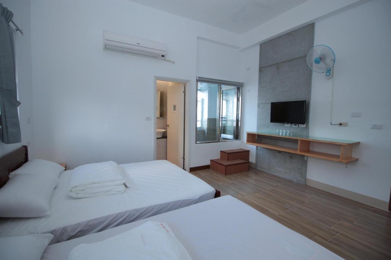 Golden Station Homestay T'ai-tung Esterno foto